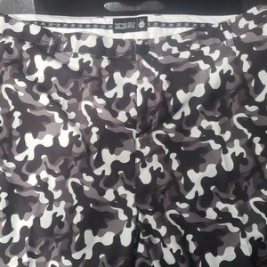 Tattoo Golf Size 44 Golf Shorts